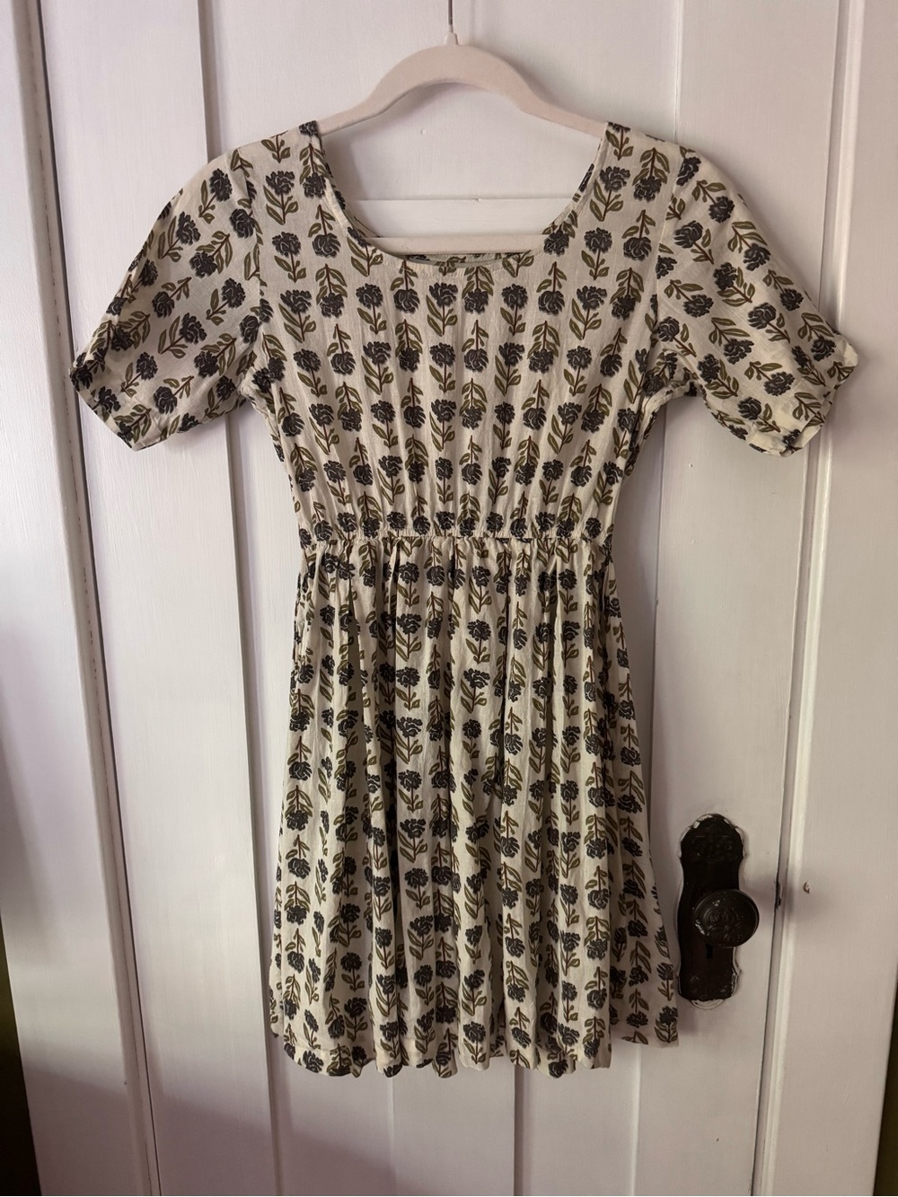 Girl’s Cream Floral Print Short Sleeve Dress with elastic waist